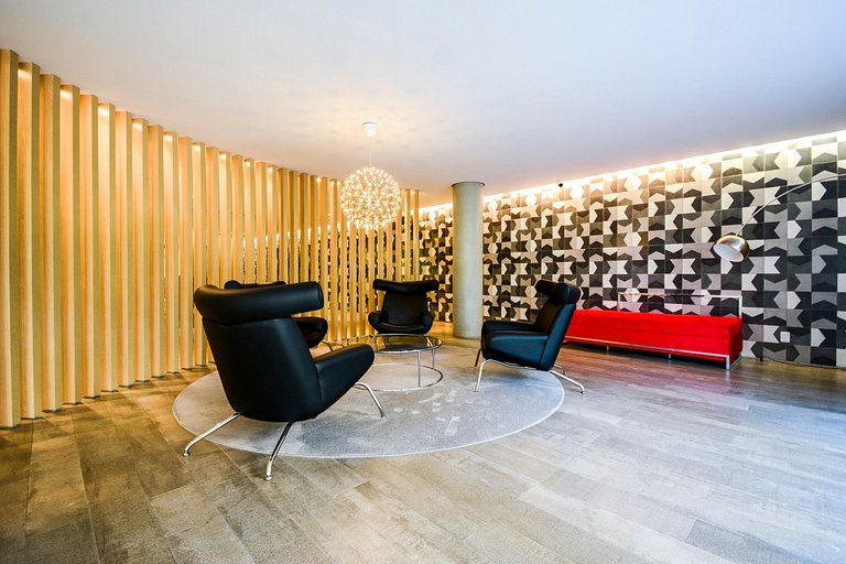 Penthouse Studio With City View By BnbHost