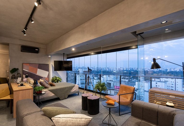 Penthouse Studio With City View By BnbHost
