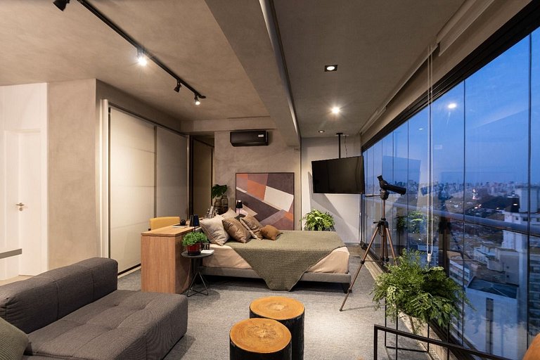 Penthouse Studio With City View By BnbHost